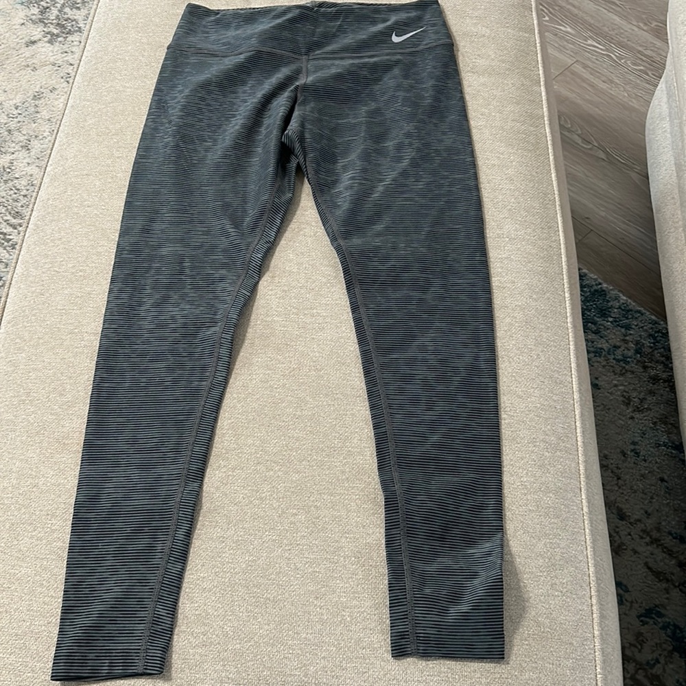 Women’s Nike Dry fit leggings